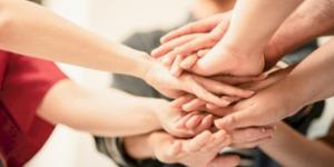 أسرار التواصل الناجح.. عادات تساعدك على كسب ثقة الآخرين