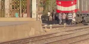 عاجل.. خروج عربة قطار 944 عن القضبان بطنطا دون إصابات