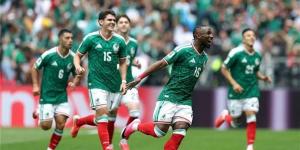 لاعب المكسيك يدخل تاريخ كأس العالم قبل مواجهة الإكوادور