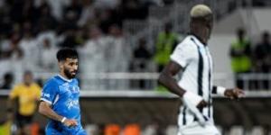 التعادل السلبى يحسم الشوط الأول بين الشباب ضد الهلال