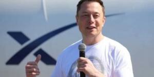 إيلون ماسك يلمح إلى إمكانية دمج شركتي Tesla و SpaceX مستقبلاً
