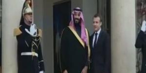 ولي العهد السعودي والرئيس الفرنسي يستعرضان المستجدات الإقليمية