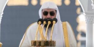 خطيب المسجد الحرام: من يجرؤ على استهداف بيت الله الحرام ومسجد نبيه لا يمت للإسلام بصلة