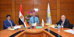 عبد المولى يترأس اجتماع مجلس إدارة صندوق القرية الأوليمبية بجامعة أسيوط لمتابعة التطوير وسير العمل