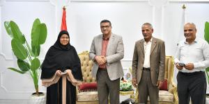 محافظ قنا يستقبل 5 فائزات برحلات عمرة مجانية من "صندوق تحيا مصر"