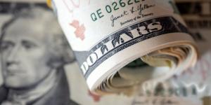 ارتفاع كبير في سعر صرف الدولار، تخطى الـ 52 جنيها بالبنوك