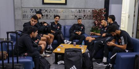 بعثة الأهلي تصل مطار القاهرة استعدادًا للسفر إلى بوروندي لخوض مباراة إيجل نوار بدوري الأبطال