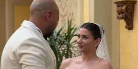 الكبير أوي ليس عمله الأول.. أسرار في حياة حاتم صلاح بعد حفل زفافه