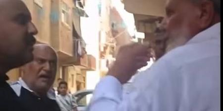 بعد فيديو صفع مسن أمام في الشارع.. ابنته: بابا مريض وكنا رايحين نجيب العلاج