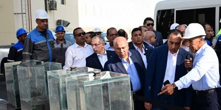 انطلاقة صناعية جديدة بالسخنة.. رئيس الوزراء يتفقد مصنع بلوكات الأنود الكربونية