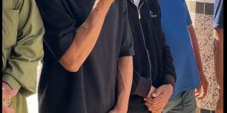 انهيار محمد ربيعة مدافع زد ومنتخب مصر في عزاء والده (صور)