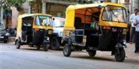 حملات موسعة بالقاهرة لضبط التكاتك والأسكوتر وإغلاق محال التأجير