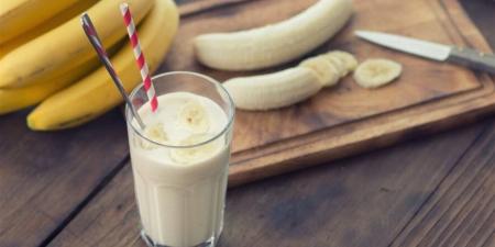 العلماء يحذرون من إضافة الموز إلى العصائر