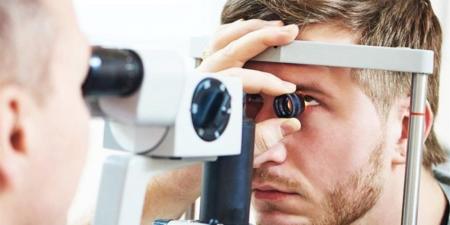 فحص بسيط للعين يتنبأ بأمراض القلب والتقدم في العمر