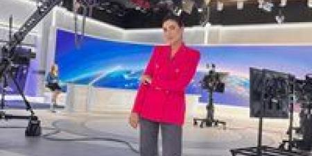 سأنتصر.. مذيعة لبنانية تعلن عن توقفها بسبب السرطان على الهواء