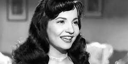 تاجر أحذية طلبها للزواج.. أول معجب يراسل شادية بعد شهرتها