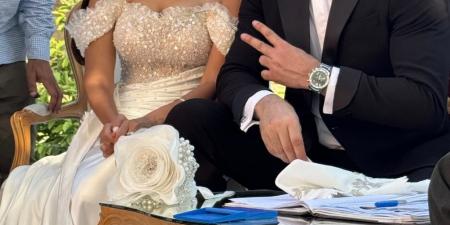 مسلسل ورد وشوكولاتة الحلقة الأولى.. زينة تهرب من زفافها وتبدأ رحلة غير متوقعة