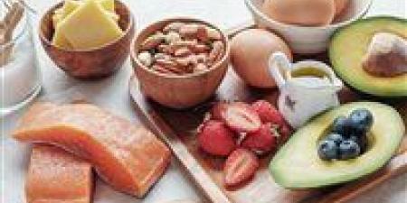 أخصائية تغذية تحذر: 4 فواكه مجففة قد ترفع سكر الدم بسرعة خطيرة!