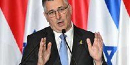 ساعر يحذر: إسرائيل لن تدفن رأسها في الرمال أمام تسليح حزب الله