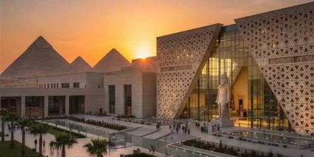 100 حافلة تجوب لندن للترويج للسياحة المصرية