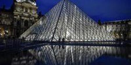 سرّ غامض يهز متحف اللوفر بعد فضيحة أمنية غير متوقعة