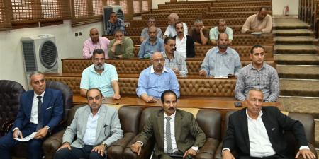 بحث آليات الاستفادة من طاقات طلاب التعليم الفني في تنفيذ المشروعات الخدمية بالبحيرة