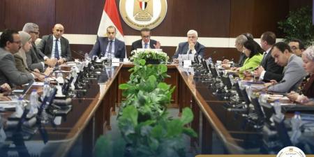 الوزير فوزي يشارك في اجتماع المجموعة الوزارية للتنمية البشرية لمناقشة تقرير البنك الدولي 