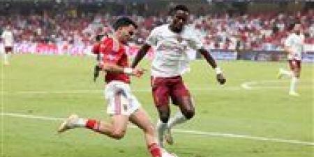 سيطرة الأحمر لا تكفي: التعادل الإيجابي (1/1) يحسم نتيجة الشوط الأول بين الأهلي وسيراميكا كليوباترا في كأس السوبر المصري