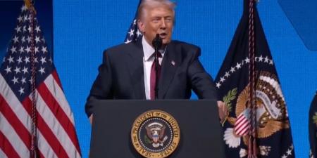 ترامب يشعل جدل واسع بسبب مزحة مع سفيرة السعودية في واشنطن.. ماذا قال؟