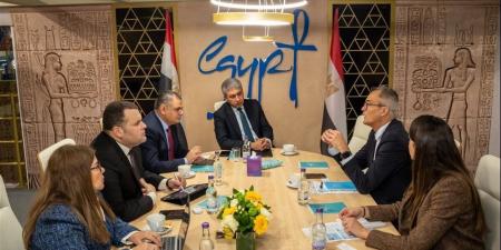 وزير السياحة يلتقي كبار منظمي الرحلات الدوليين ضمن فعاليات بورصة لندن