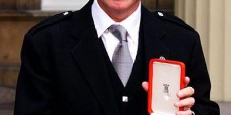 من غرفة الملابس إلى قصر باكنجهام.. رحلة أبطال نالوا لقب السير بجدارة