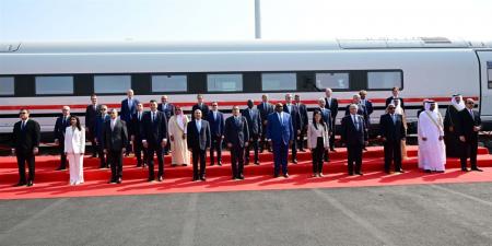 رئيس الوزراء يعطي إشارة بدء التشغيل التجريبي للقطار الكهربائي السريع