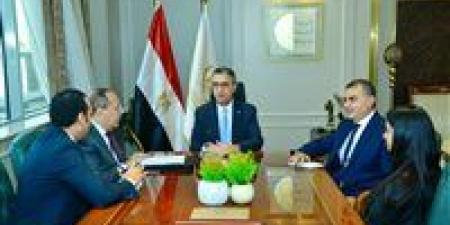 بدء طرح الزيوت الحرة بأسعار مخفضة من إنتاج الشركة القابضة للصناعات الغذائية بسلسلة هايبر وان