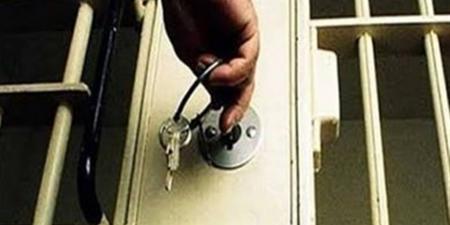 5 آلاف جنيه.. إخلاء سبيل 3 أسبانيين التقطوا صورهم عراة أمام هرم خوفو