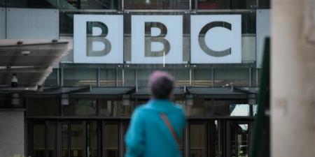 دميترييف يعلق على استقالة إدارة هيئة الإذاعة البريطانية