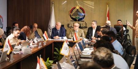 عاصم الجزار يتفقد غرفة عمليات حزب الجبهة الوطنية ويتابع سير العملية الانتخابية..ويؤكد: نثق في وعي الشعب المصري