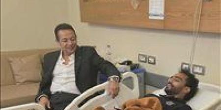 رئيس الإتحاد السكندري يزور ناصر ناصر للإطمئنان علي حالته في المستشفى