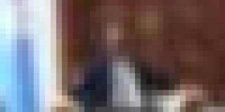 رئيس جمهورية الصومال يضع إكليلا من الزهور أمام النصب التذكاري المخلد لشــهداء الثـورة بمقام الشهيد