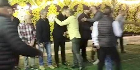 عزاء اسماعيل الليثي.. انهيار زوجته شيماء سعيد وحضور هائل من محبيه