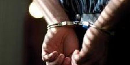 علامات شركات شهيرة.. مداهمة مطبعة تنتج مطبوعات تجارية مخالفة بالقاهرة