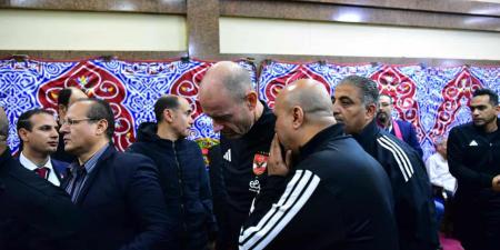 الجهاز الفني للأهلي والزمالك يقدمان واجب العزاء في الراحل محمد صبري.. صور