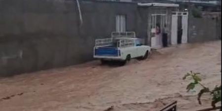 «غرق المنازل والشوارع».. فيضانات تجتاح إيران بعد أشهر من الجفاف|صور