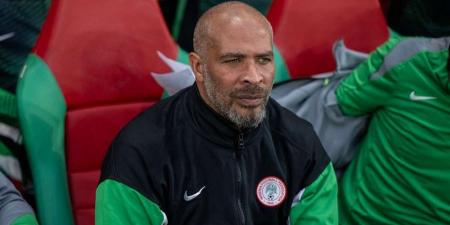 مدرب نيجيريا يفسر انفعاله على الجهاز الفني للكونغو الديمقراطية خلال نهائي الملحق الإفريقي