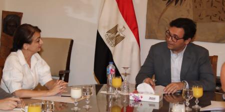 وزير الثقافة يبحث مع سفيرة رومانيا استعدادات مشاركة بلادها بمعرض الكتاب 2026