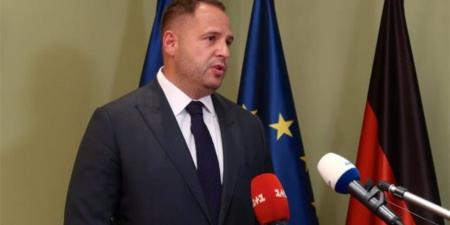 موقع أوكراني: يرماك يتوجه إلى لندن للقاء زالوجني على خلفية فضيحة الفساد