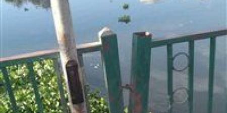 كان رايح الحضانه.. مصرع طفل سقط من على كوبرى عزبة حمد بالمحلة