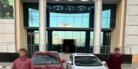 عرضا حياة المواطنين للخطر.. القبض على قائدى سيارتين بسبب حركات استعراضية بالجيزة