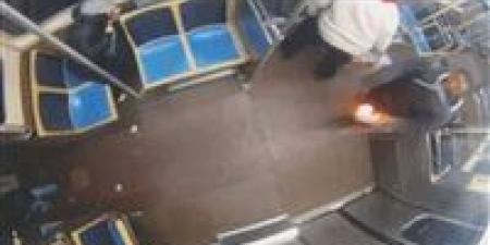 فزع في شيكاغو: رجل يشعل النار في امرأة داخل قطار