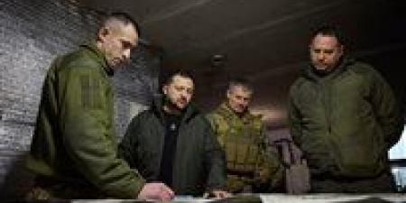 زيلينسكي بين ضغوط الداخل وحسابات الخارج: هل تفرض واشنطن شروطها على كييف؟