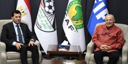 تفاصيل اجتماع أبوريدة ووزير الرياضة لدعم المنتخبات القومية